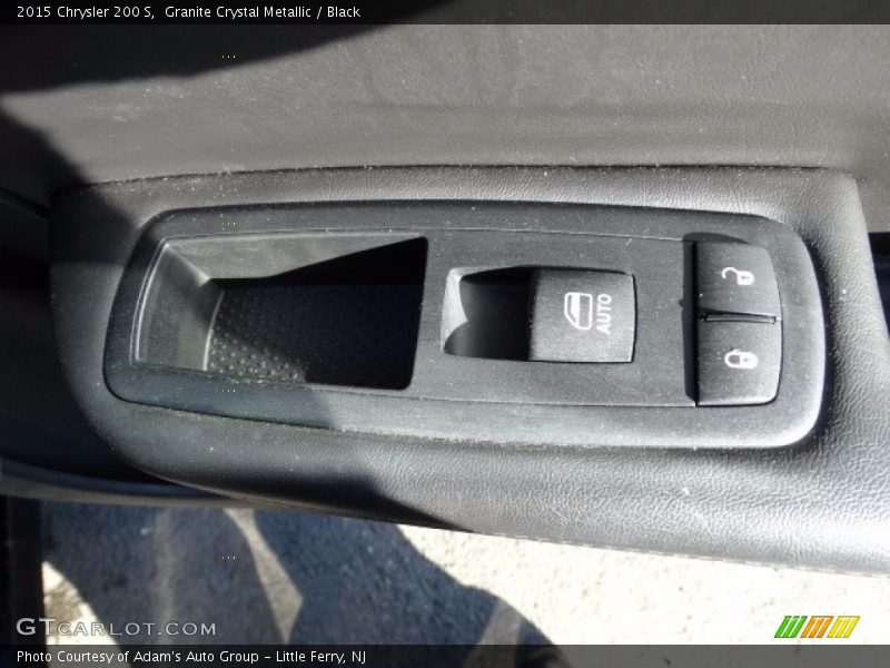 Granite Crystal Metallic / Black 2015 Chrysler 200 S
