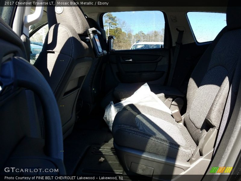 Mosaic Black Metallic / Ebony 2017 Chevrolet Traverse LT