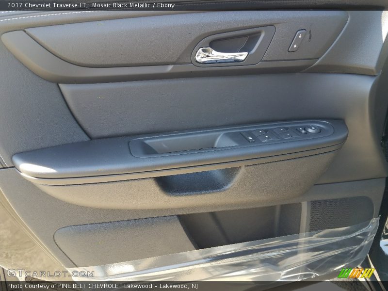 Mosaic Black Metallic / Ebony 2017 Chevrolet Traverse LT