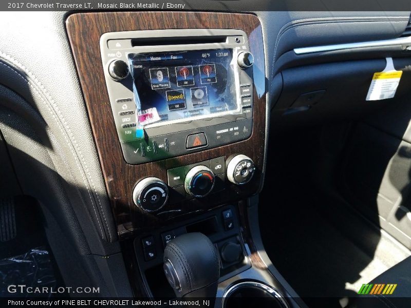 Mosaic Black Metallic / Ebony 2017 Chevrolet Traverse LT