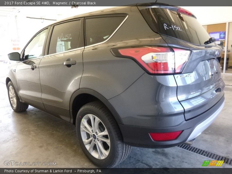 Magnetic / Charcoal Black 2017 Ford Escape SE 4WD