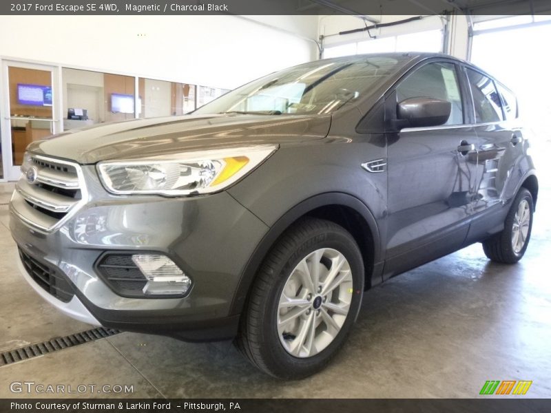 Magnetic / Charcoal Black 2017 Ford Escape SE 4WD