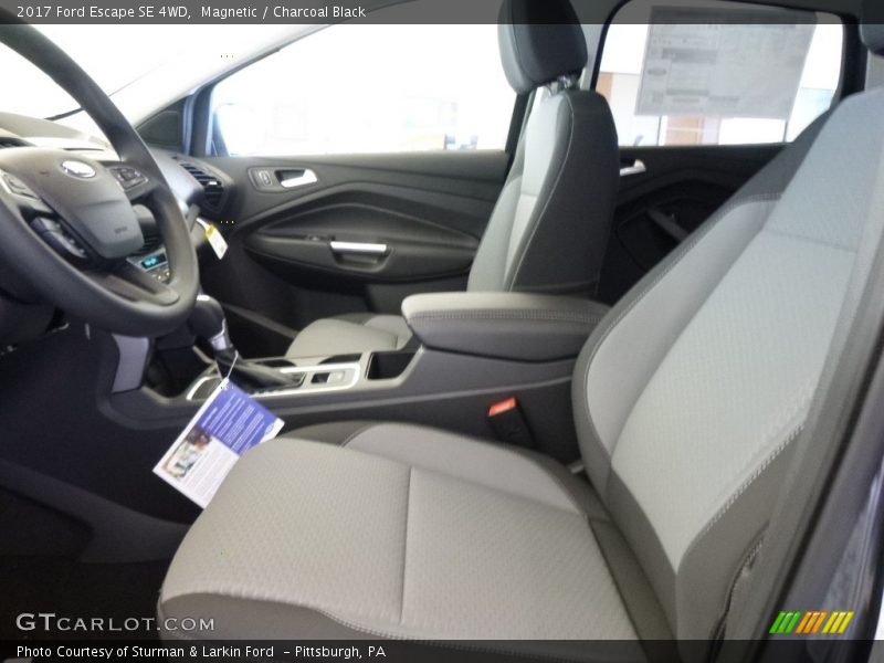 Magnetic / Charcoal Black 2017 Ford Escape SE 4WD