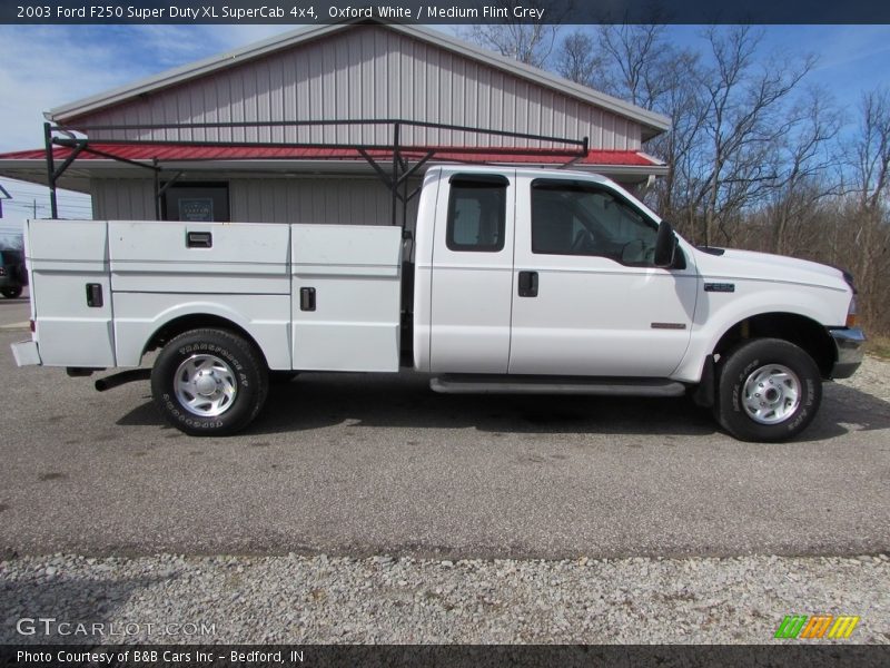 Oxford White / Medium Flint Grey 2003 Ford F250 Super Duty XL SuperCab 4x4