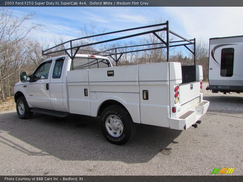 Oxford White / Medium Flint Grey 2003 Ford F250 Super Duty XL SuperCab 4x4