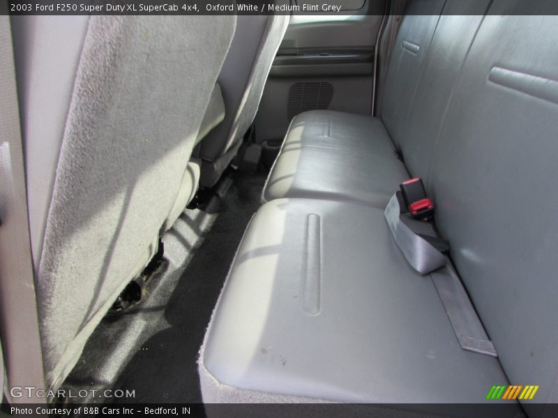 Oxford White / Medium Flint Grey 2003 Ford F250 Super Duty XL SuperCab 4x4
