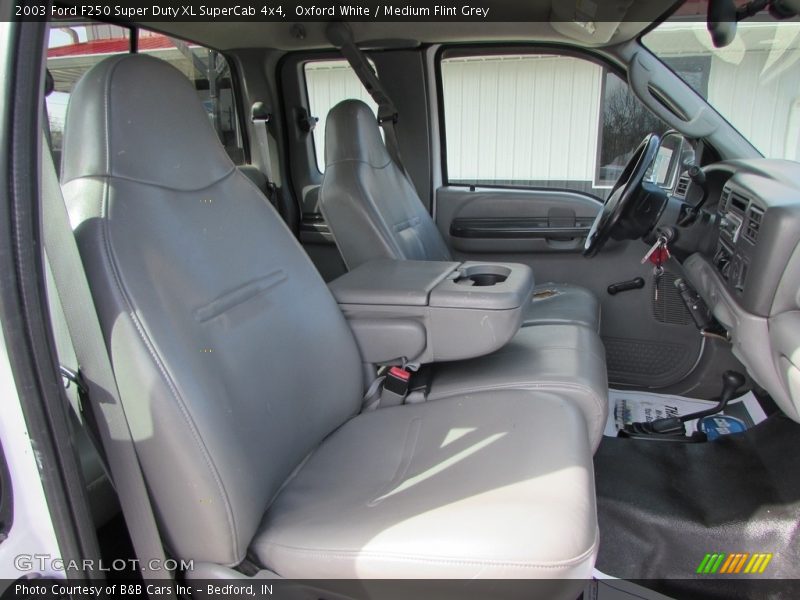 Oxford White / Medium Flint Grey 2003 Ford F250 Super Duty XL SuperCab 4x4