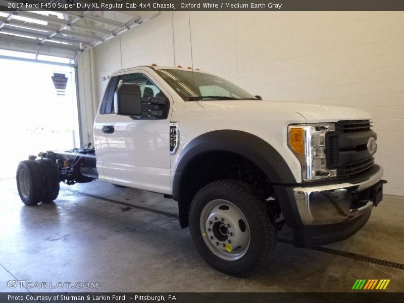 Oxford White / Medium Earth Gray 2017 Ford F450 Super Duty XL Regular Cab 4x4 Chassis