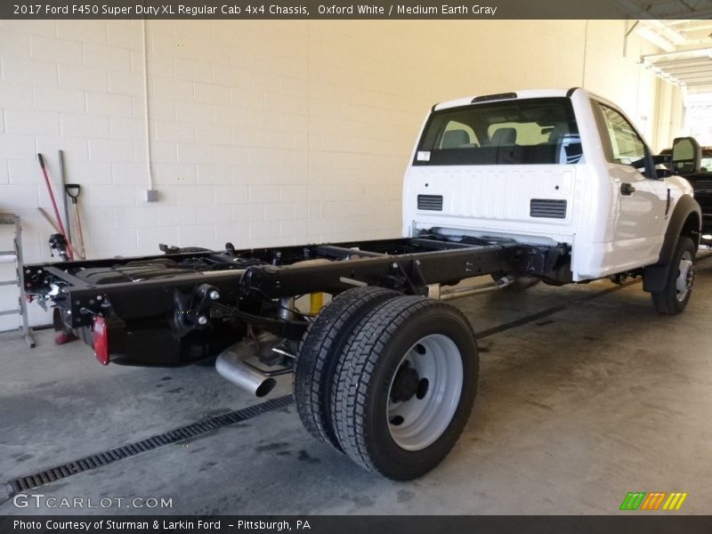 Oxford White / Medium Earth Gray 2017 Ford F450 Super Duty XL Regular Cab 4x4 Chassis
