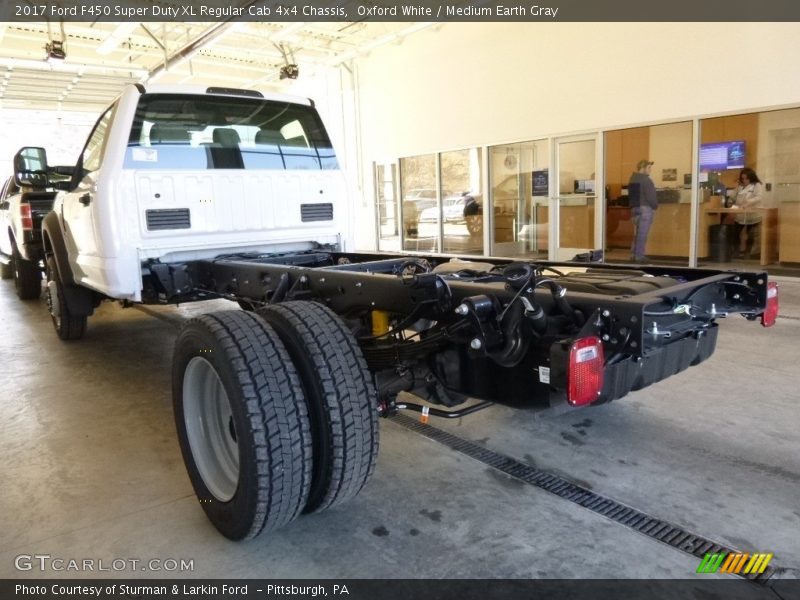 Oxford White / Medium Earth Gray 2017 Ford F450 Super Duty XL Regular Cab 4x4 Chassis