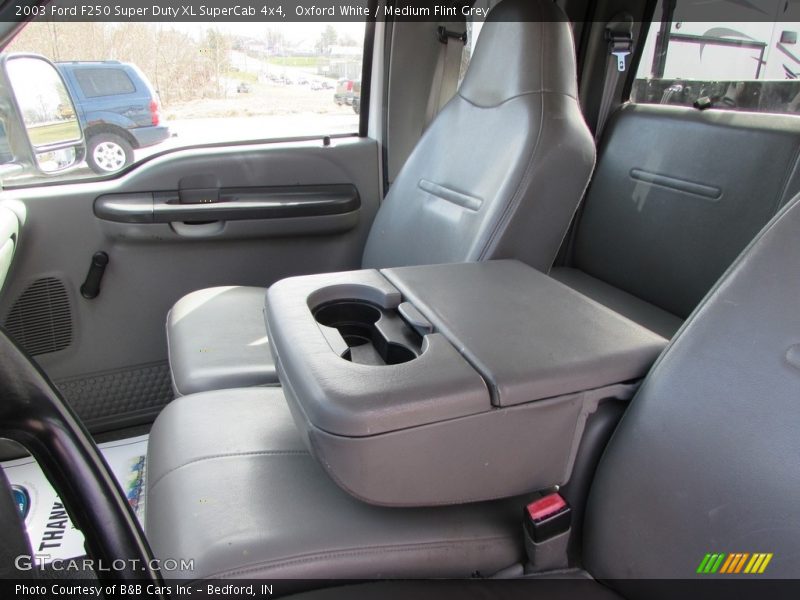 Oxford White / Medium Flint Grey 2003 Ford F250 Super Duty XL SuperCab 4x4