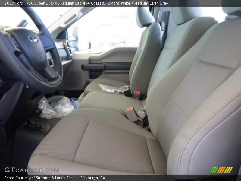 Oxford White / Medium Earth Gray 2017 Ford F450 Super Duty XL Regular Cab 4x4 Chassis