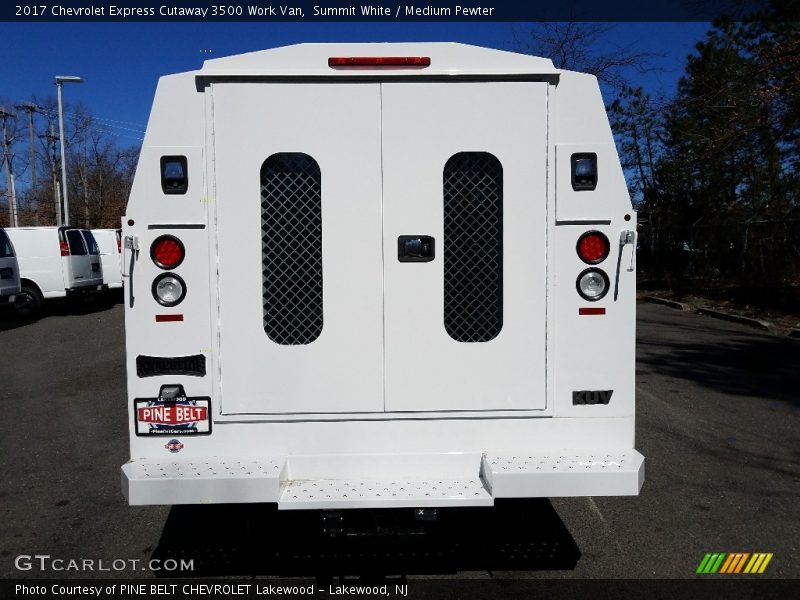 Summit White / Medium Pewter 2017 Chevrolet Express Cutaway 3500 Work Van