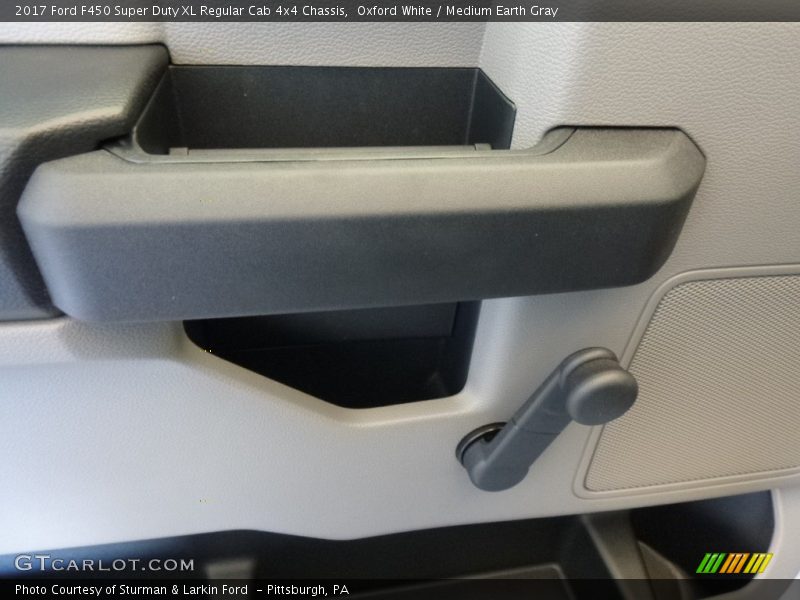 Oxford White / Medium Earth Gray 2017 Ford F450 Super Duty XL Regular Cab 4x4 Chassis