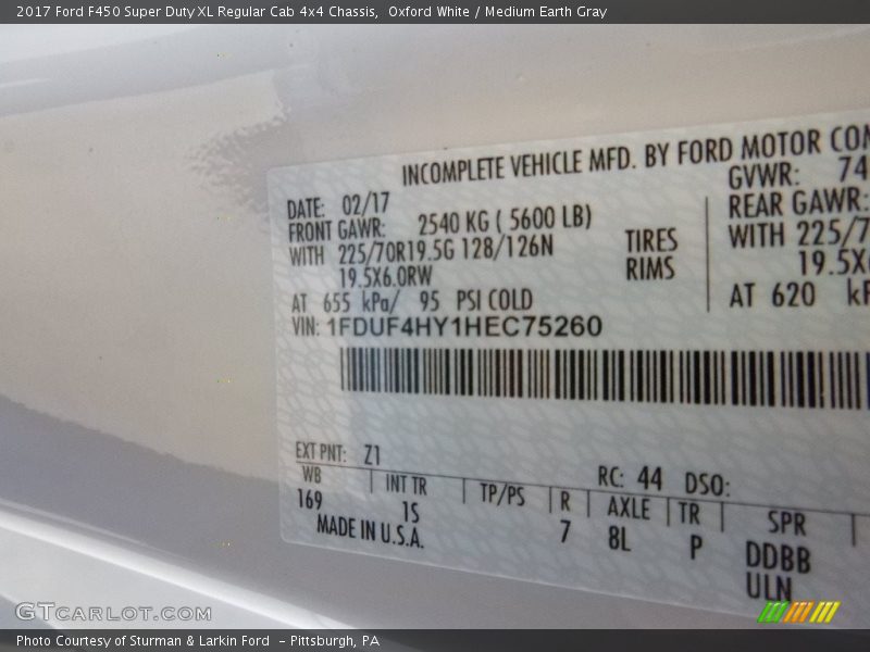Oxford White / Medium Earth Gray 2017 Ford F450 Super Duty XL Regular Cab 4x4 Chassis