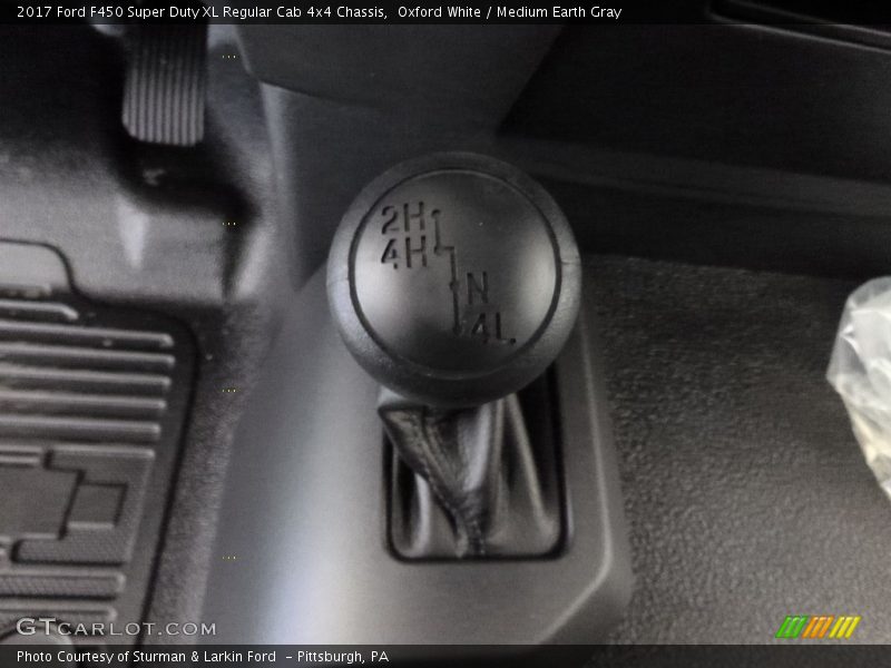 Oxford White / Medium Earth Gray 2017 Ford F450 Super Duty XL Regular Cab 4x4 Chassis