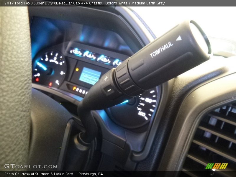 Oxford White / Medium Earth Gray 2017 Ford F450 Super Duty XL Regular Cab 4x4 Chassis