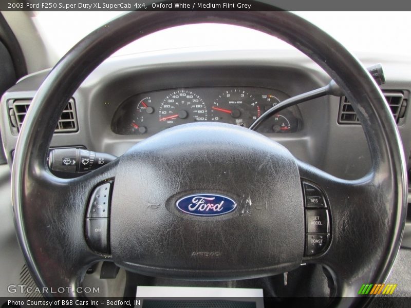 Oxford White / Medium Flint Grey 2003 Ford F250 Super Duty XL SuperCab 4x4