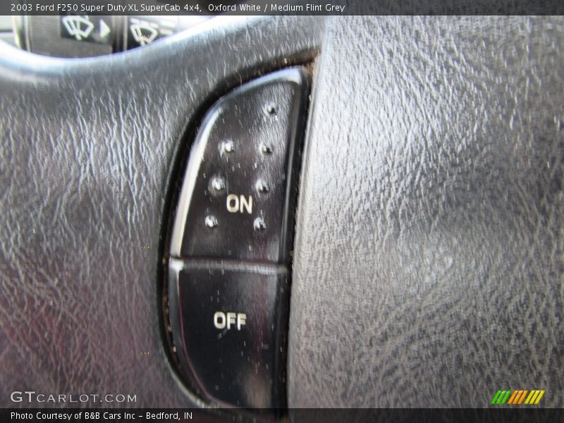 Oxford White / Medium Flint Grey 2003 Ford F250 Super Duty XL SuperCab 4x4