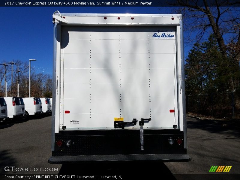 Summit White / Medium Pewter 2017 Chevrolet Express Cutaway 4500 Moving Van