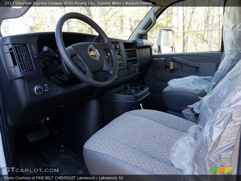 Summit White / Medium Pewter 2017 Chevrolet Express Cutaway 4500 Moving Van