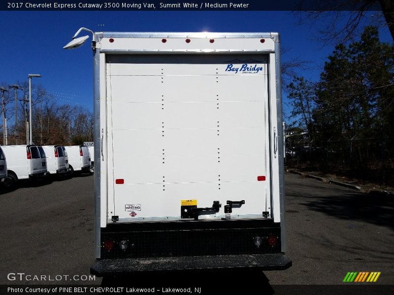 Summit White / Medium Pewter 2017 Chevrolet Express Cutaway 3500 Moving Van