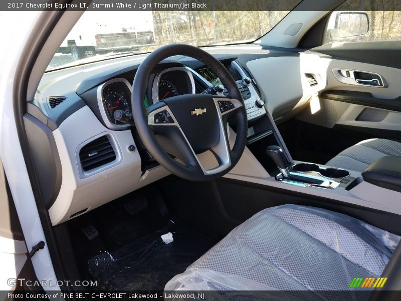  2017 Equinox LT Light Titanium/Jet Black Interior