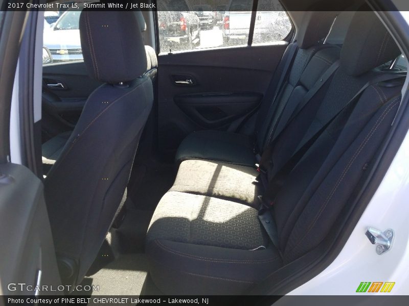 Summit White / Jet Black 2017 Chevrolet Trax LS
