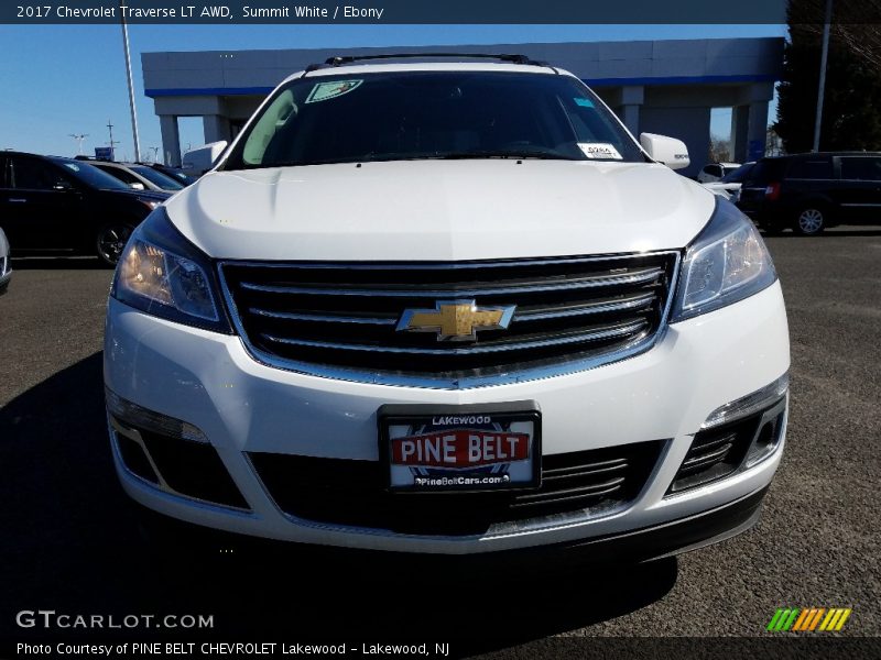 Summit White / Ebony 2017 Chevrolet Traverse LT AWD