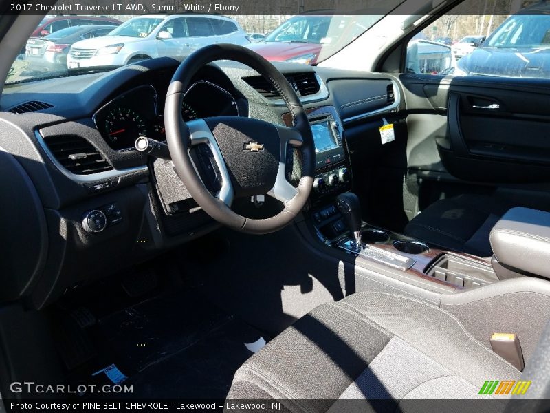 Summit White / Ebony 2017 Chevrolet Traverse LT AWD
