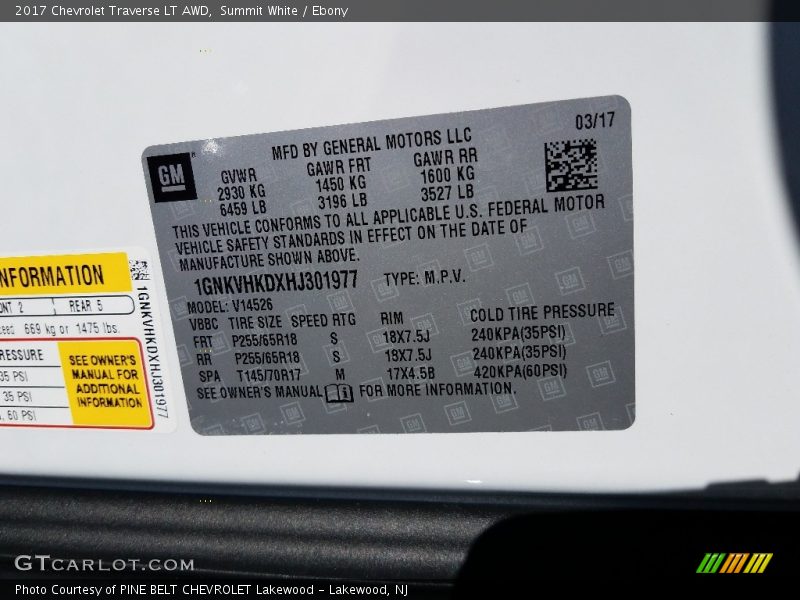 Summit White / Ebony 2017 Chevrolet Traverse LT AWD
