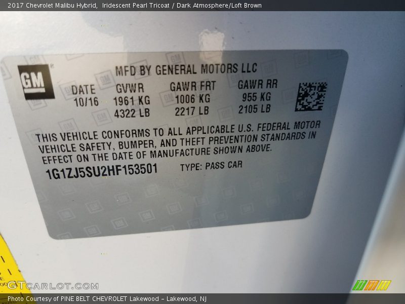 Iridescent Pearl Tricoat / Dark Atmosphere/Loft Brown 2017 Chevrolet Malibu Hybrid