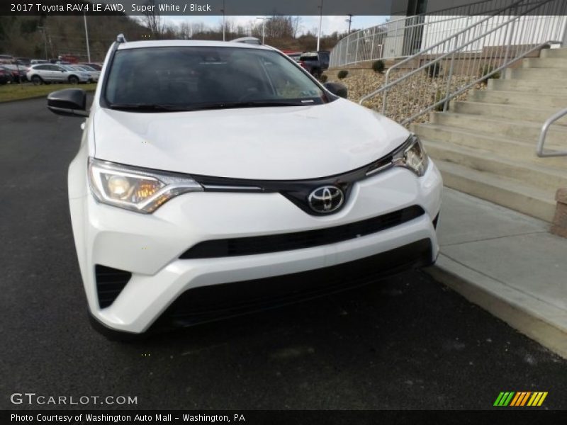 Super White / Black 2017 Toyota RAV4 LE AWD