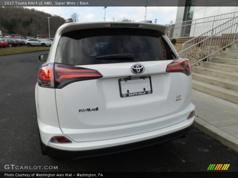 Super White / Black 2017 Toyota RAV4 LE AWD