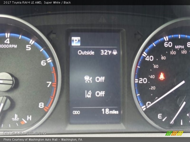 Super White / Black 2017 Toyota RAV4 LE AWD