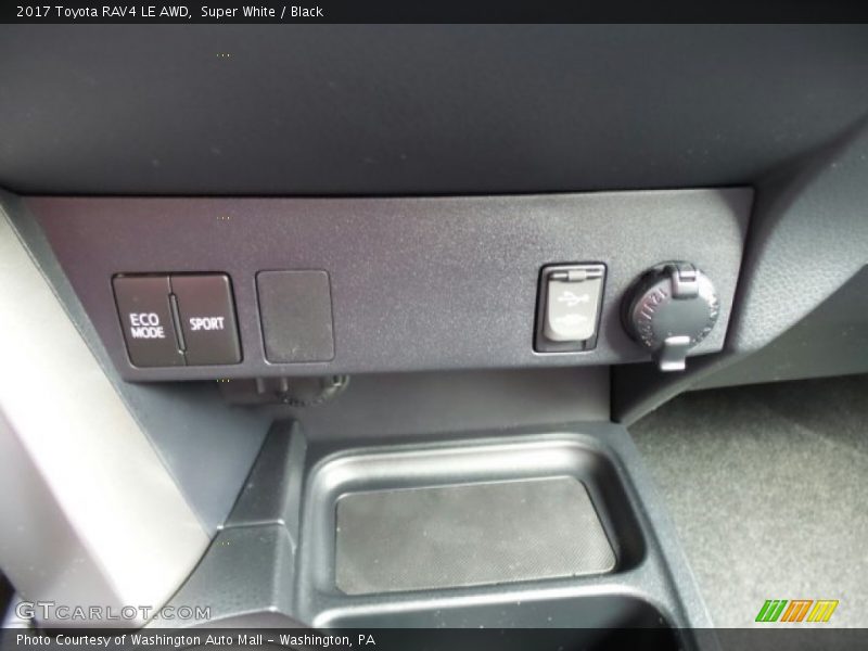 Super White / Black 2017 Toyota RAV4 LE AWD
