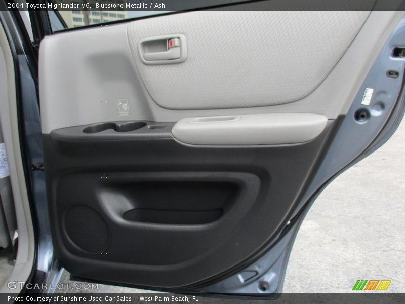 Bluestone Metallic / Ash 2004 Toyota Highlander V6