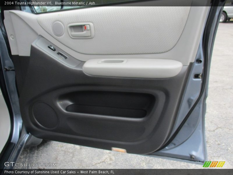 Bluestone Metallic / Ash 2004 Toyota Highlander V6