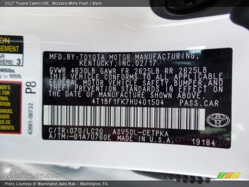 Blizzard White Pearl / Black 2017 Toyota Camry XSE