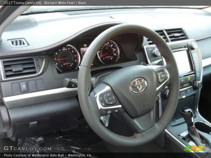 Blizzard White Pearl / Black 2017 Toyota Camry XSE
