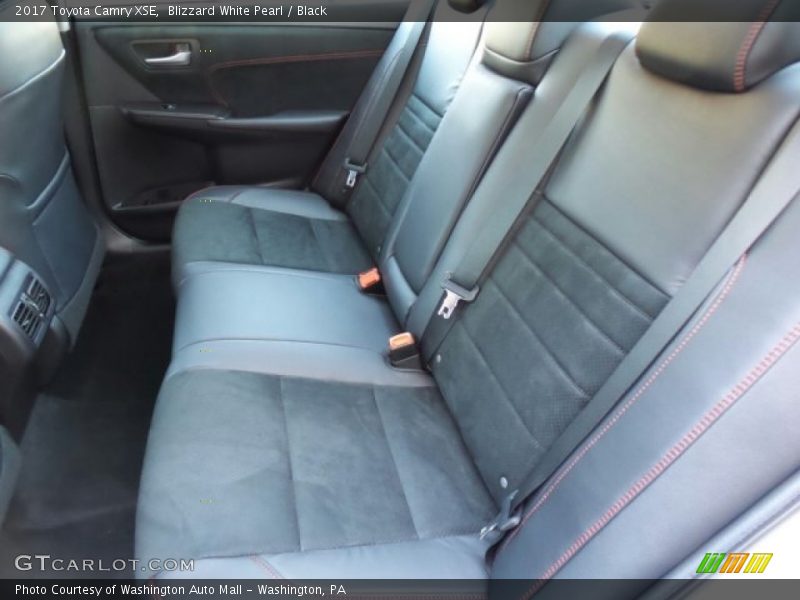Blizzard White Pearl / Black 2017 Toyota Camry XSE