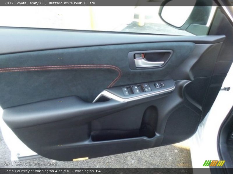 Blizzard White Pearl / Black 2017 Toyota Camry XSE