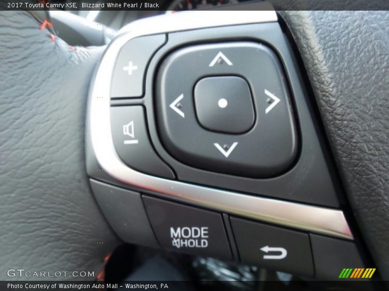 Blizzard White Pearl / Black 2017 Toyota Camry XSE