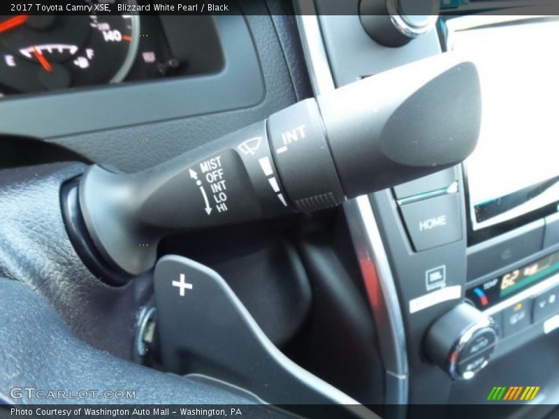 Blizzard White Pearl / Black 2017 Toyota Camry XSE