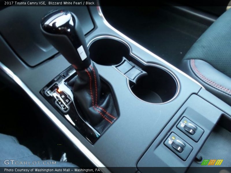 Blizzard White Pearl / Black 2017 Toyota Camry XSE