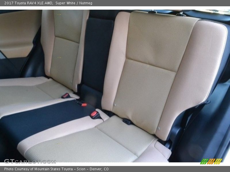 Super White / Nutmeg 2017 Toyota RAV4 XLE AWD
