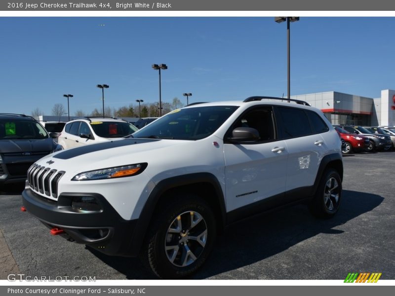 Bright White / Black 2016 Jeep Cherokee Trailhawk 4x4