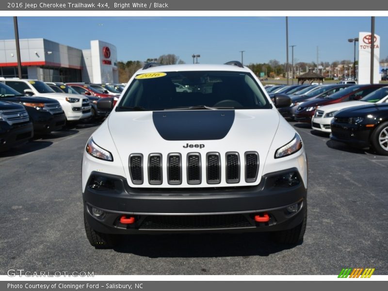 Bright White / Black 2016 Jeep Cherokee Trailhawk 4x4