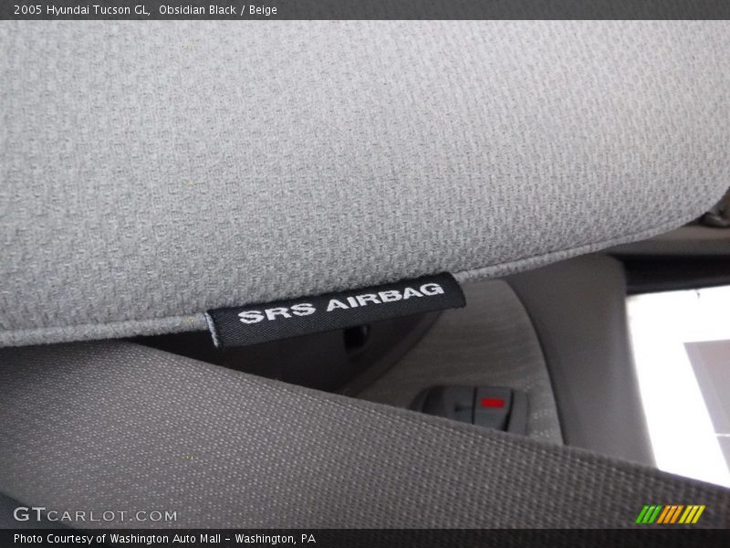 Obsidian Black / Beige 2005 Hyundai Tucson GL