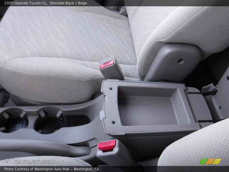 Obsidian Black / Beige 2005 Hyundai Tucson GL
